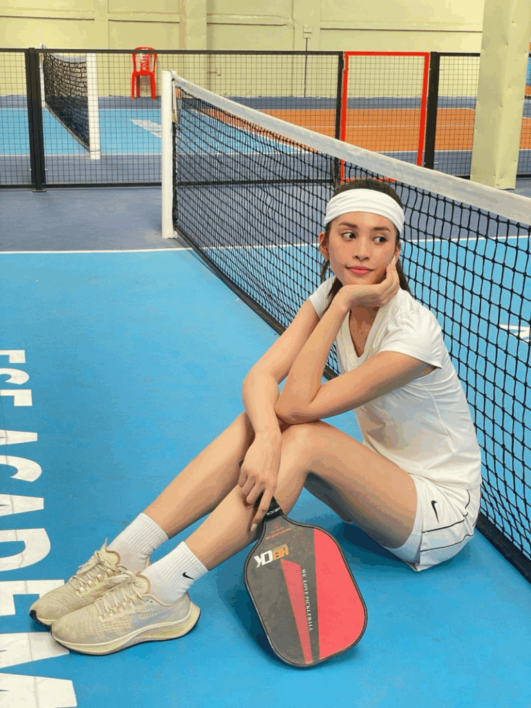 7-Hoa hậu Tiểu Vy đu trend môn thể thao thời thượng Pickleball 2