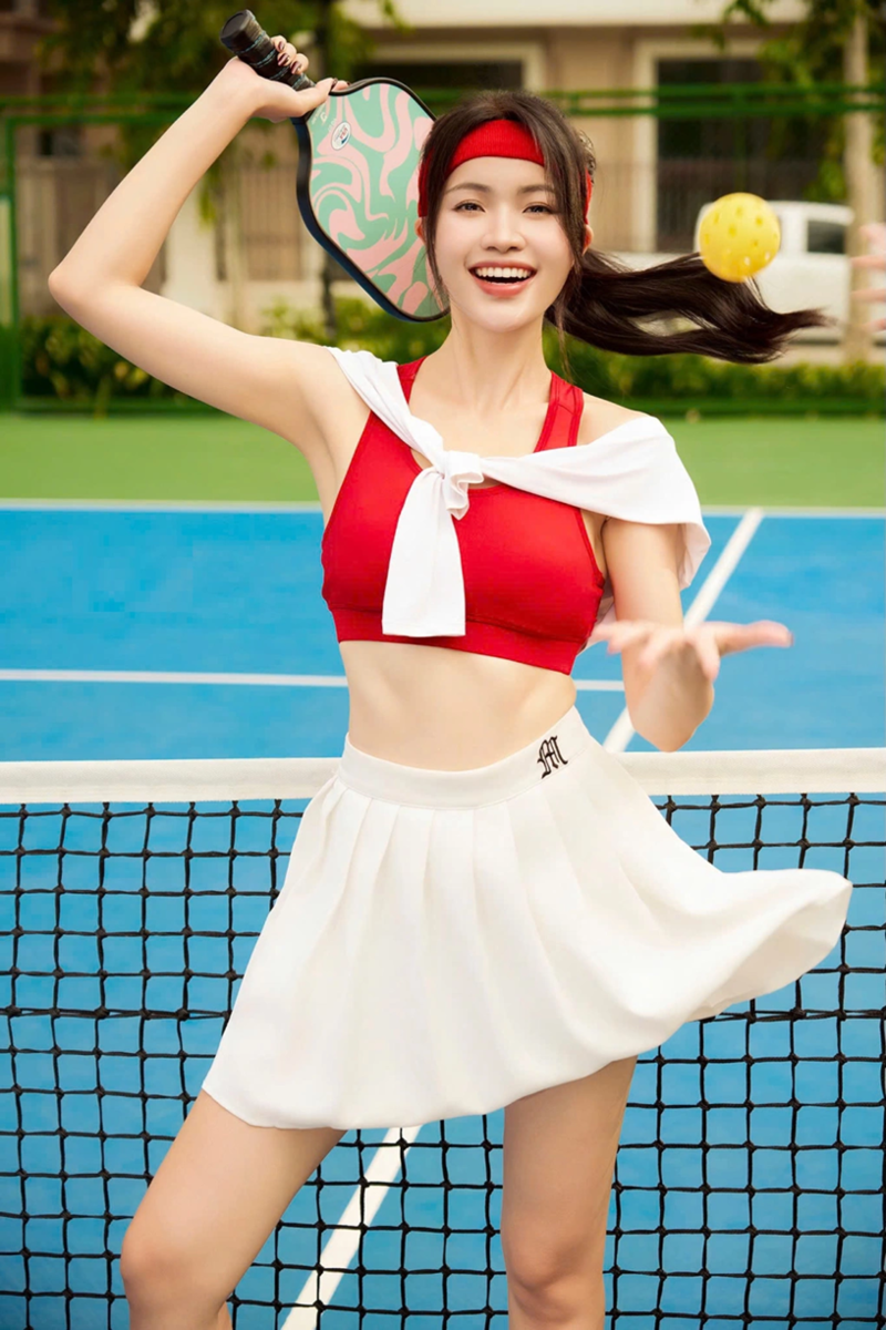 Trang phục xinh đẹp của các nàng hậu, hotgirl trên sân bóng Pickleball