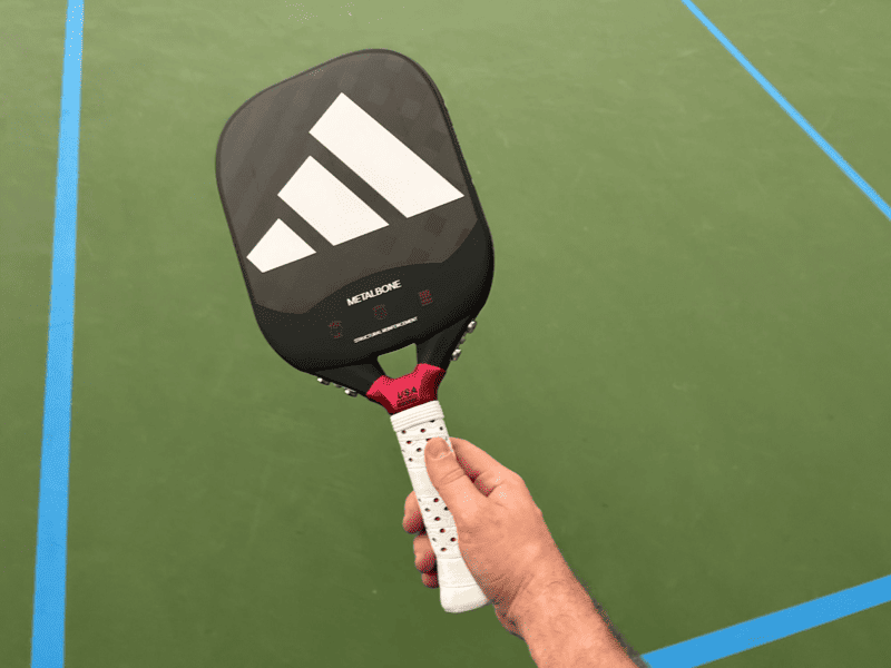 Vợt pickleball nào phù hợp với nam chơi tấn công 2