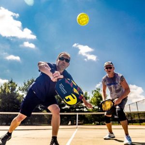 Gợi ý cách chọn vợt Pickleball cho nam chuẩn để phát huy sức mạnh